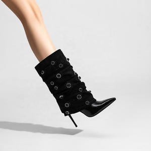 Bottines <span class=keywords><strong>en</strong></span> <span class=keywords><strong>daim</strong></span> noir avec clous <span class=keywords><strong>en</strong></span> cristal, bout pointu <span class=keywords><strong>en</strong></span> PU verni, style occidental tendance pour l'automne et l'été, augmentant la taille - Product Image 2