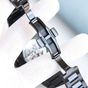 Adopta un Diseño de Tres Capas con una Superficie Tipo Rejilla que Realza Directamente la Sensación de Lujo del Reloj Mecánico - Product Image 5