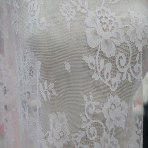 قماش دانتيل من التول الفرنسي باللون الوردي بتصميم عصري للبيع بالجملة لفساتين الزفاف والعرائس - Product Image 3