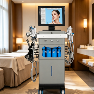 Appareil de beauté à jet d'oxygène 18 en 1 avec écran et plusieurs embouts pour salon et spa - Product Image 1
