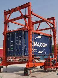 Portique de conteneur sur pneus en caoutchouc Conteneur de type pneu conteneur vide grue de manutention Straddle Carrier - Product Image 3