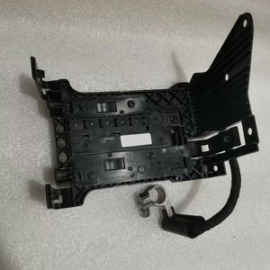 <span class=keywords><strong>Skoda</strong></span> <span class=keywords><strong>Enyaq</strong></span> & VW <span class=keywords><strong>ID</strong></span>.4 2023 RHD Boîte à fusibles avec borne de batterie Nouvel état 1EA937548A IV 50 Kit intérieur - Product Image 6