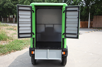 Camion de livraison de marchandises de voiture électrique à 4 roues le moins cher d'usine chinoise à vendre scooter de mobilité fermé