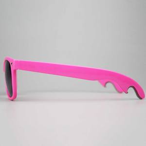 Venta al por mayor gafas de sol retro de moda unisex UV400 certificado CE logotipo personalizado abrebotellas verano verde/amarillo PC azul negro púrpura - Product Image 6