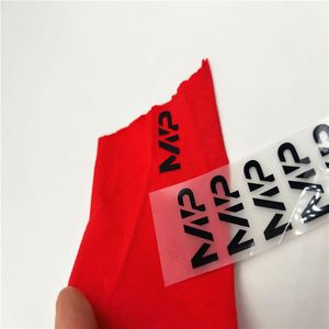 Étiquette imprimée par transfert thermique 3D pour usine de vêtements, patch en silicone personnalisé haute densité, durable et gaufré - Product Image 3
