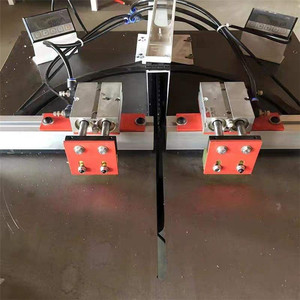 Scie à onglet pneumatique industrielle à double tête pour la découpe à 45 et 90 degrés des fenêtres en aluminium - Product Image 5