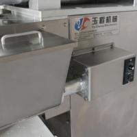 Machine de remplissage et d'enrobage automatique pour la fabrication de desserts, biscuits, kubba, mochi, maamoul, coxinha, ligne de traitement de boules énergétiques