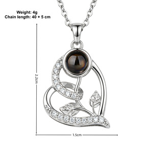Nuova Collana Personalizzata con Proiezione a Cuore in Zircone Dorato 2026 Ciondolo di Lusso con <span class=keywords><strong>Fiori</strong></span> e Scritta 'Ti Amo' in 100 Lingue, Unisex per Feste - Product Image 6