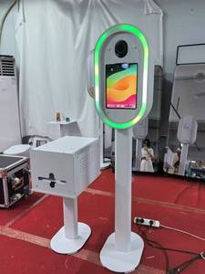 Machine photomaton Salsa DSLR iPad de style 2025 avec valise de transport, photomaton Guac and Chips pour mariages et événements - Product Image 6