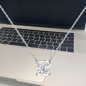 UM Jewelry - Collar con Colgante de Trébol de Flores Minimalista Pequeño de Plata de Ley 925, Regalo para Mujer - Product Image 3