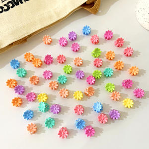 100 قطعة بالجملة من مشابك الشعر الصغيرة الملونة على شكل فراشة، مشابك شعر بلون واحد على شكل تاج - Product Image 6