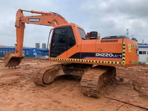 รถขุด DOOSAN DH220 มือสอง 22 ตัน เครื่องยนต์คัมมินส์ ปั๊มไฮดรอลิกคาวาซากิ มอเตอร์ วาล์ว KYB ชั่วโมงการใช้งานต่ำ สภาพ 90% ใหม่ ราคาแข่งขัน ปี 2023 - Product Image 1
