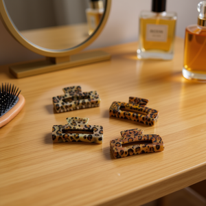 Fermacapelli a clip quadrato da 8 cm con stampa leopardata - Product Image 2