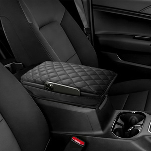 Cubierta para Reposabrazos de Chevrolet Colorado, Cuero PU Negro con Patrón a Cuadros, Caja de Almacenamiento Central 23-26 - Product Image 2