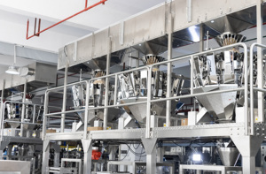 Máquina automática de envasado de dulces suaves, frutos secos, aperitivos, bolsas pequeñas, pesadora multicabezal, línea de producción de envasado de arroz Vertical - Product Image 3