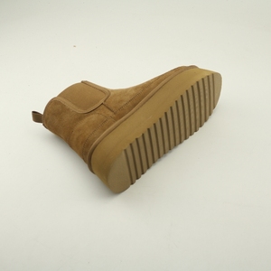 Bottes de neige style Uggs personnalisables à plateforme |   Bottines Chelsea imperméables doublées de fourrure pour l'hiver avec service OEM, étiquette privée acceptée - Product Image 4