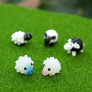 Figurine de mouton <span class=keywords><strong>miniature</strong></span> <span class=keywords><strong>en</strong></span> <span class=keywords><strong>verre</strong></span> de style Murano faite à la main, ornements <span class=keywords><strong>animaux</strong></span> colorés pour la décoration de bureau, de jardin féerique - Product Image 4