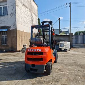 Chariot élévateur d'occasion 2023, 3 tonnes, diesel/GPL, mât 3 étages, faible nombre d'heures, prix usine, outils de levage, garantie 1 an - Product Image 5