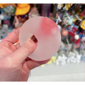 Juguete Antiestrés de Mochi con Forma de Fresa Entera y Azúcar de Malta: Alivia el Estrés, Combate la Frustración, Juguete de Compresión de Rebote Lento - Product Image 4