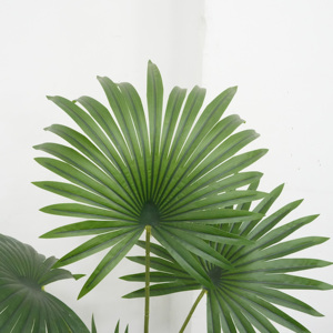Plantas en maceta artificiales de alta calidad, palmera de abanico tropical hecha de PE para decoración de tienda de oficina al aire libre de planta de bonsái verde - Product Image 4