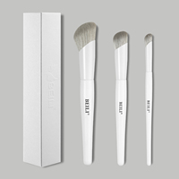 Pinceaux de maquillage professionnels 3 pièces en soie de maïs synthétique douce avec manche en bois pour le visage, le fond de teint et le correcteur, avec logo personnalisé