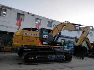 Excavatrice CAT 320D2L d'occasion, 20 tonnes, machine bien entretenue avec plusieurs options de godets, idéale pour les travaux de terrassement à grande échelle - Product Image 5