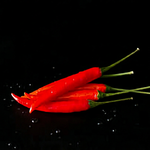 Exportación a Granel de Chile Rojo Entero de Gujarat, India, de FitTree International, para Programas Comerciales de Adquisición de Ingredientes - Product Image 1
