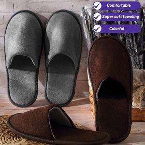 Geyoga 24 Pares de Pantuflas Desechables con Punta Cerrada, Deportivas, a Cuadros, Resistentes a las Manchas, para Huéspedes, 2 Tallas, Parte Superior de Algodón, Suela de PVC, para Hotel - Product Image 5