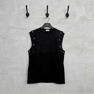 เสื้อยืดแขนกุดผู้ชายสไตล์วินเทจ แต่งกระดุม ผ้าฝ้าย 100% 240 กรัม ซักแบบ Stone Washed ทรงโอเวอร์ไซส์ ระบายอากาศได้ดี - Product Image 1