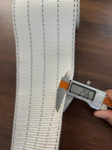 Sangle de levage industrielle en polyester de 12,5 cm, blanche, facteur de sécurité 5:1, haute résistance, haute ténacité - Product Image 3