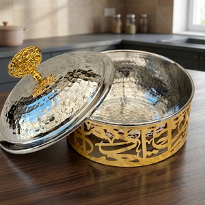 Casserole ronde de style oriental en métal avec couvercle en acier inoxydable, extérieur poli, design durable pour cuisinières à gaz et à induction - Product Image 2