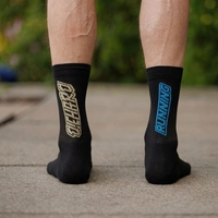 Performance lettres personnalisées chaussettes de course respirant Nylon Trail chaussettes de sport en gros Compression course cyclisme chaussettes femmes
