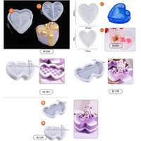 Boîte de rangement en résine époxy en forme de cœur, design moderne et écologique, par AINIKA, populaire auprès des designers, pour bijoux et outils de pâtisserie en silicone