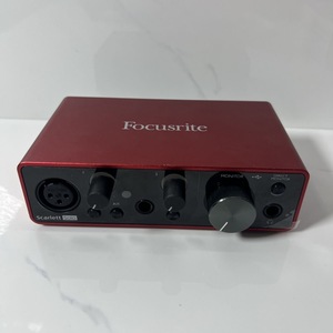 Interface Audio <span class=keywords><strong>Focusrite</strong></span> Scarlett SOLO3 (3e Génération) pour Enregistrement USB Guitare Casque Amplificateur <span class=keywords><strong>Externe</strong></span> Préampli Micro <span class=keywords><strong>Carte</strong></span> <span class=keywords><strong>Son</strong></span> - Product Image 5
