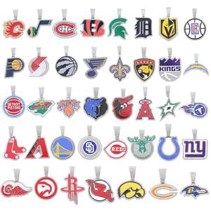 Collar con colgante de aleación de equipo de rugby NFL de diamante completo para hombre y cadena cubana de 13mm - Product Image 2