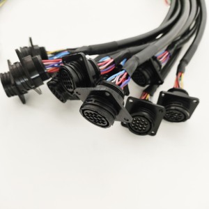 Maßgefertigter Kabelbaum für Elektrofahrzeuge Montage - Product Image 5