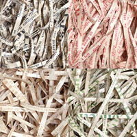 Papier recyclable imprimé style journal anglais rétro, garnissage en raphia de soie, vente en gros, décoration artisanale pour boîte cadeau Saint-Valentin