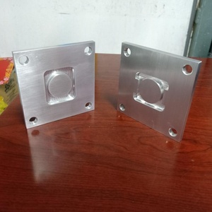 Service de machine CNC personnalisé pour le petit usinage CNC de pièces de tarauds et de matrices en métal - Product Image 1