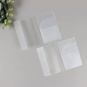 Housse de passeport transparente personnalisée, porte-passeport en plastique souple, portefeuille de passeport en PVC avec porte-cartes - Product Image 3