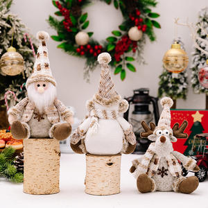 Décorations de Noël scandinaves : figurine de bonhomme de neige et renne assis - Product Image 4