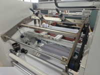 Machines entièrement automatiques de fabrication de rouleaux de papier thermique, machine de découpe de rouleaux de papier thermique haute précision