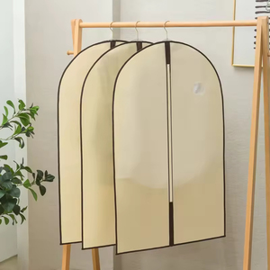 Funda Protectora Transpirable para Ropa de Hombre, Color Beige, 4.5 Pies, de Tela No Tejida, a Prueba de Polvo - Product Image 3