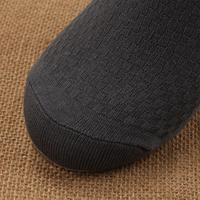 Chaussettes habillées en fibre de bambou pour hommes, noires, tricotées, de haute qualité, avec logo personnalisé, faible MOQ, pour la vente en gros