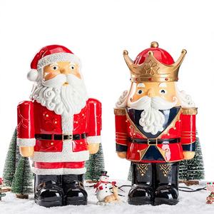 Figurines <span class=keywords><strong>de</strong></span> <span class=keywords><strong>Père</strong></span> Noël et du roi Casse-Noisette en résine, décorations <span class=keywords><strong>de</strong></span> village <span class=keywords><strong>de</strong></span> Noël peintes à la main et cadeaux <span class=keywords><strong>de</strong></span> fêtes - Product Image 1