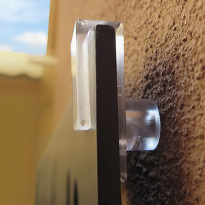 Panel de pared - panel ajustable con 4 puertos, hecho de material duradero, ideal para instalaciones eléctricas y cableado - Product Image 1