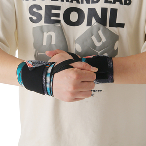 2025 spor yastıklı bileklik Anime ağırlık özel Logo görev destek spor sarar için kayış bileklik halter için - Product Image 6