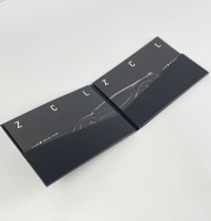 36P Brochures noires pleine page avec reliure collée parfaite, impression sur papier non couché, emballées avec une pochette