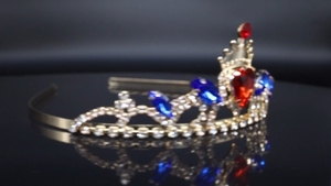 מודלים נפץ שרשרת לב אדום של ילדרניםשרשרת לב אדומה וזהב הכתר כתר סט מלכת לבבות עבור בנות העשרה ליל כל הקדושים - Product Image 5