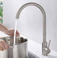 Keran Wastafel Dapur Satu Lubang Bahan Stainless Steel 304 Chrome untuk Hotel dengan Katup Inti, Pemasangan di Atas Meja