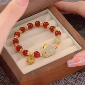 2023 New Trendy Cute Rabbit Charm Armband für Frauen Mädchen Rote Kristall perlen Viel Glück Perlen Armbänder Geburtstag Freunde Geschenke